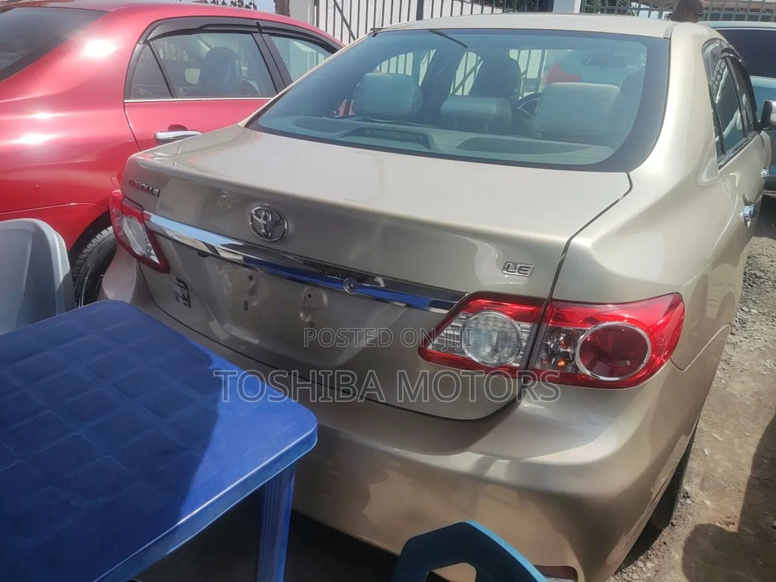 Toyota Corolla LE 4dr Sedan (1.8L 4cyl 4A) 2013 Gold