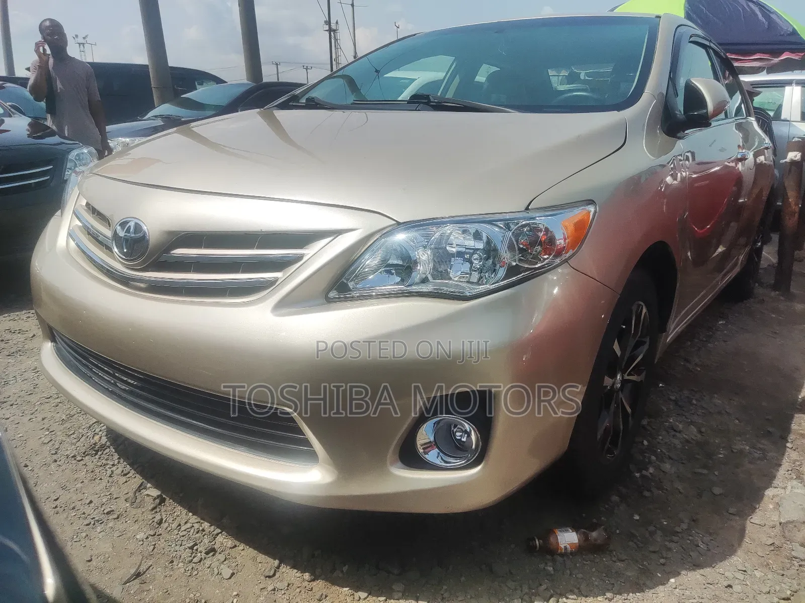 Toyota Corolla LE 4dr Sedan (1.8L 4cyl 4A) 2013 Gold