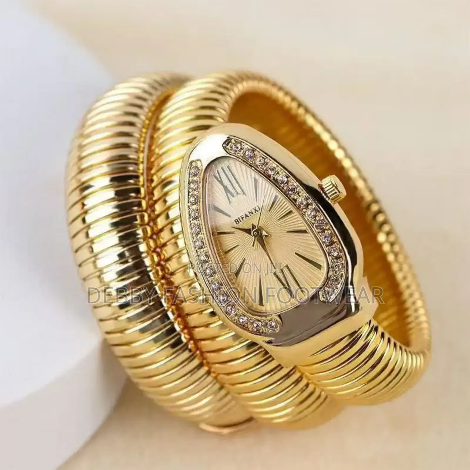 *Unique Snake Shaped Design Bracelet Watch