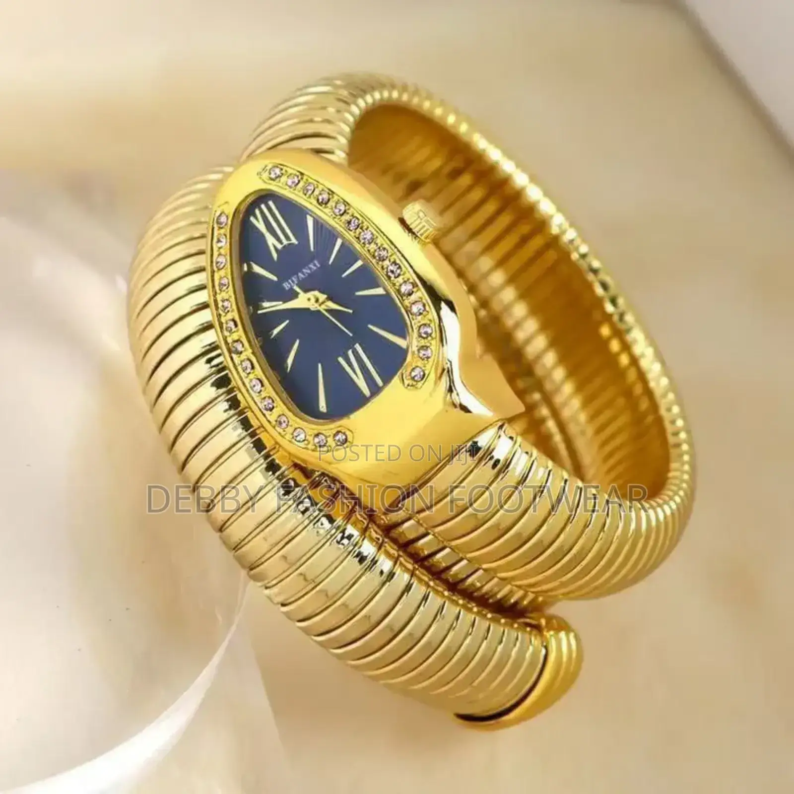 *Unique Snake Shaped Design Bracelet Watch