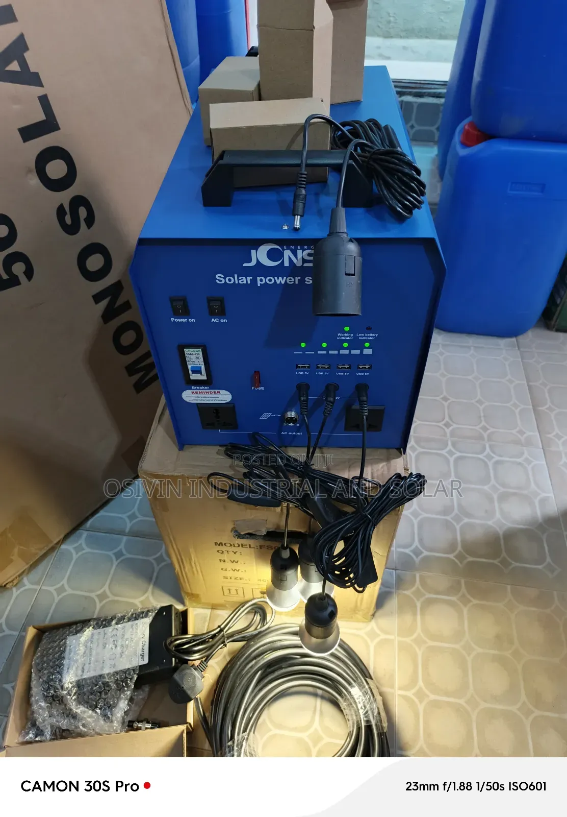 1800w JCNS Solar Generator With Double 320w 52v Solar Panels