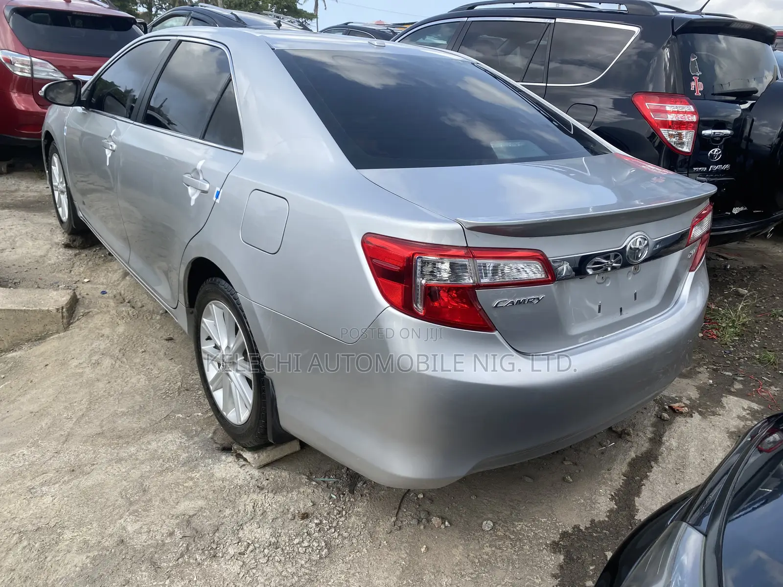 Toyota Camry XLE 4dr Sedan (2.5L 4cyl 6A) 2013 Silver
