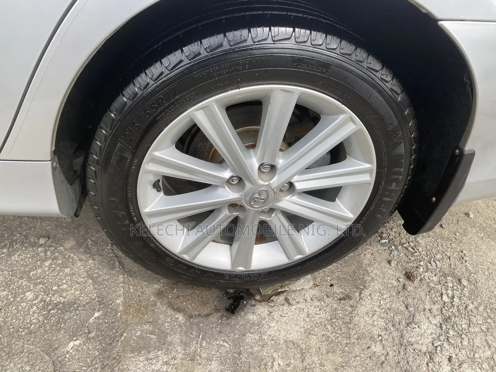 Toyota Camry XLE 4dr Sedan (2.5L 4cyl 6A) 2013 Silver