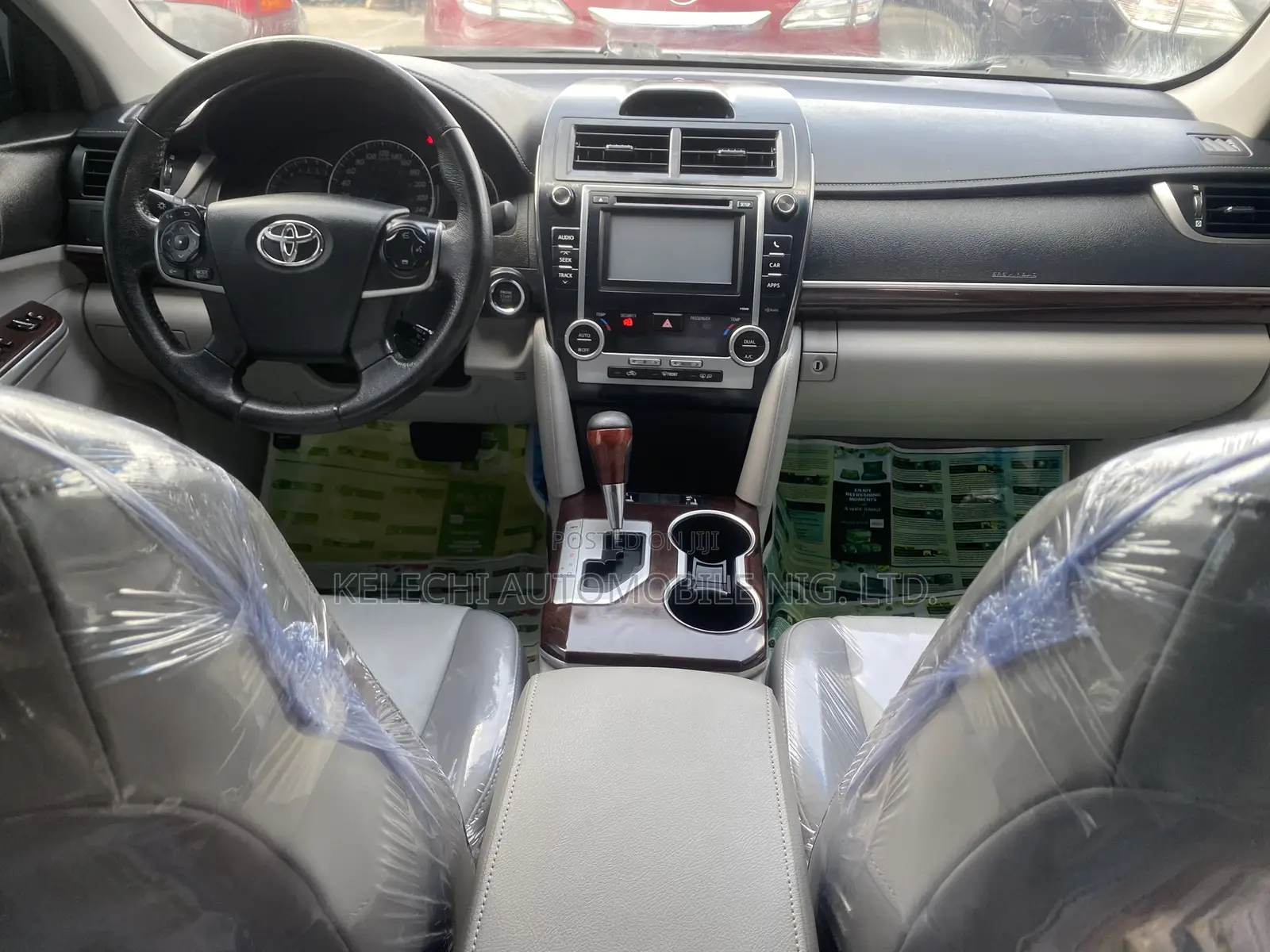 Toyota Camry XLE 4dr Sedan (2.5L 4cyl 6A) 2013 Silver