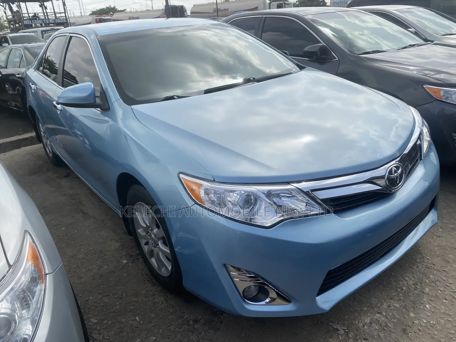 Toyota Camry LE 4dr Sedan (2.5L 4cyl 6A) 2013 Blue