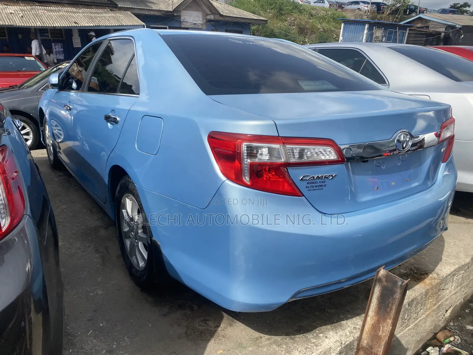 Toyota Camry LE 4dr Sedan (2.5L 4cyl 6A) 2013 Blue