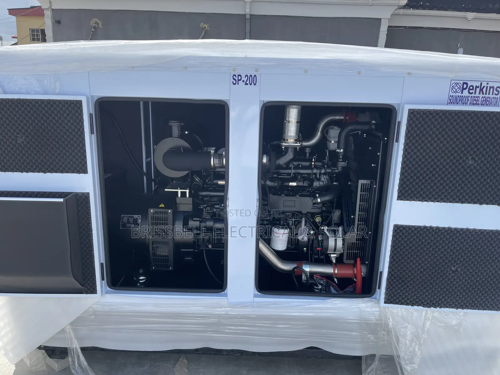 Original England Perkins Soundproof Diesel Generator200kva