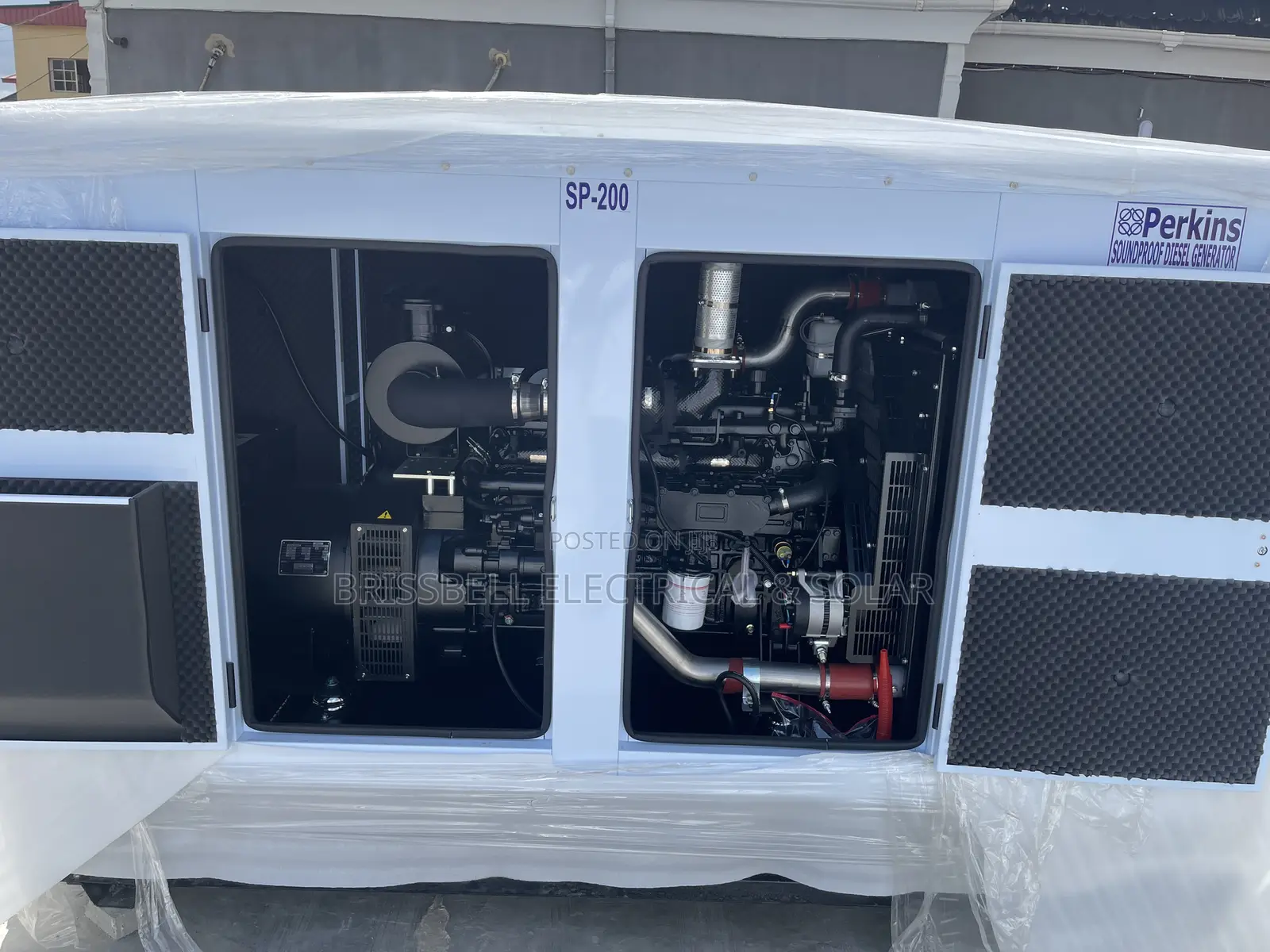 Original England Perkins Soundproof Diesel Generator200kva