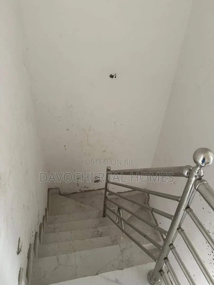 5bdrm Duplex in Ikate for rent