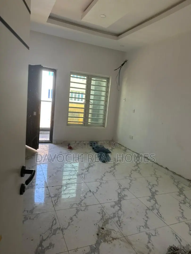 5bdrm Duplex in Ikate for rent