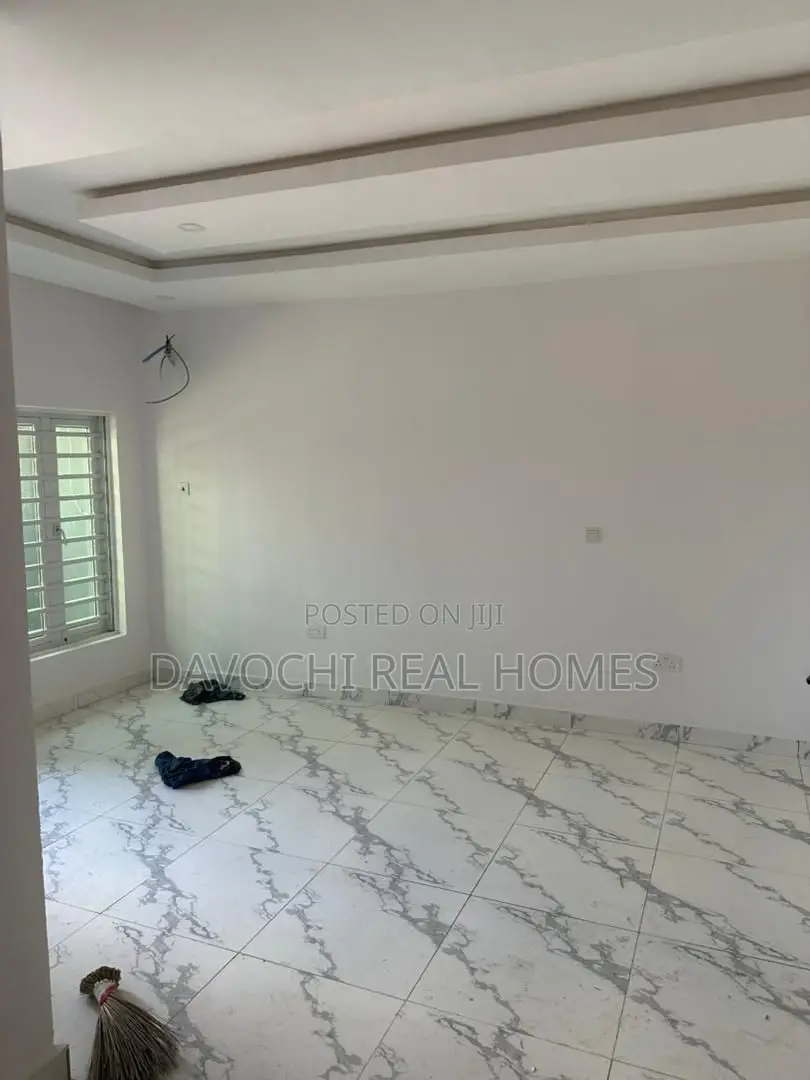 5bdrm Duplex in Ikate for rent