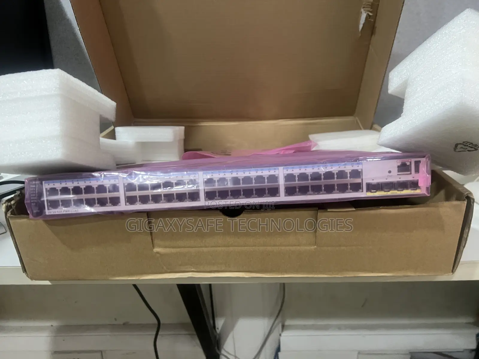 S5720-52x-PWR-Li-Ac