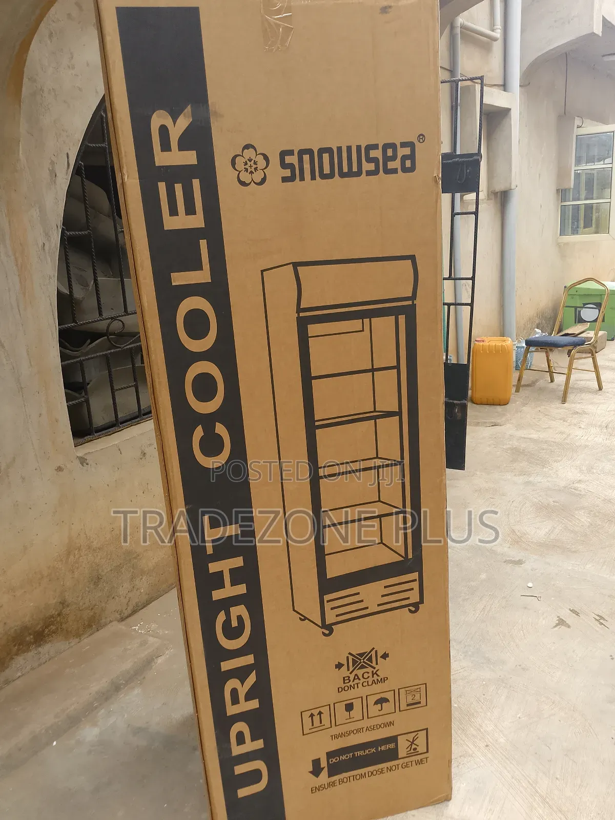 New In! Snowsea 300litre Showcase With Storage Space