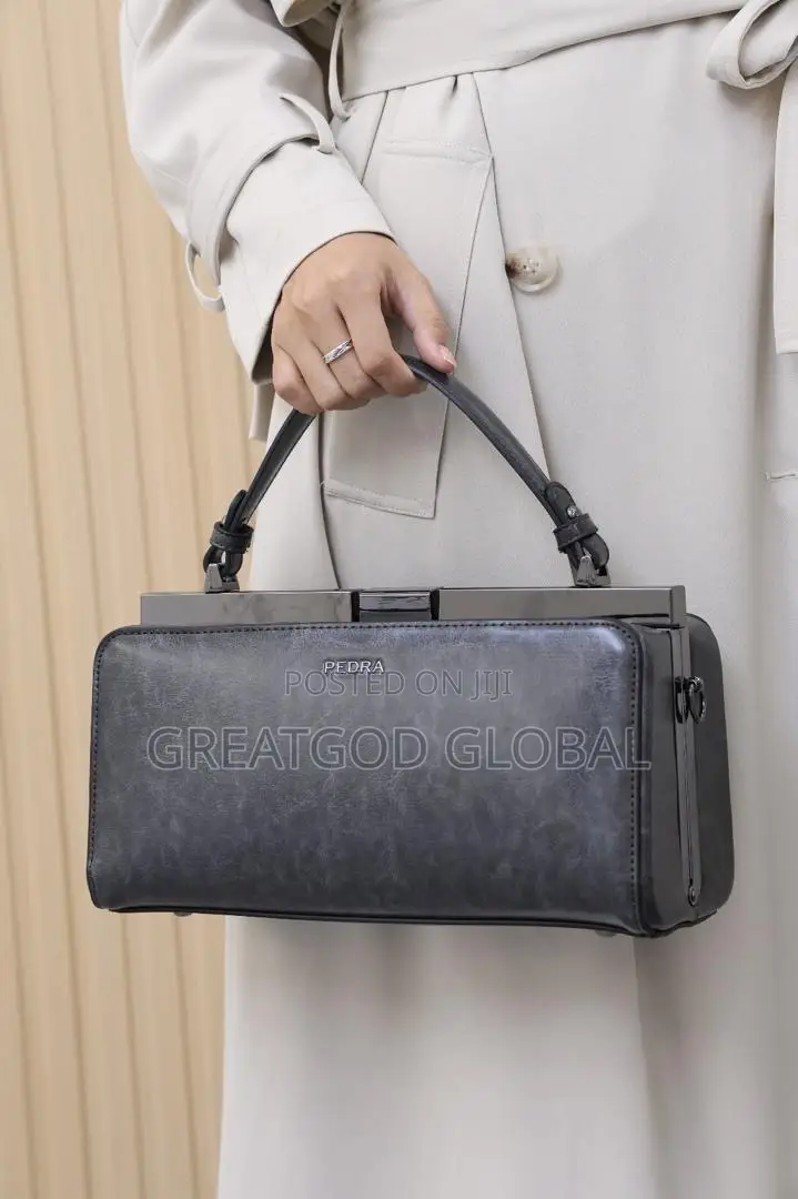 *Front and Back 2 in 1 Pedra Bag for Men and Women