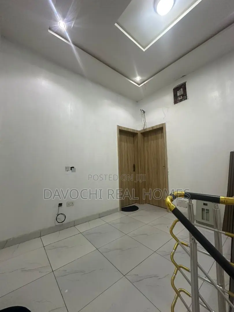 Furnished 4bdrm Apartment in Orchid Road, Lekki Phase 2 for rent