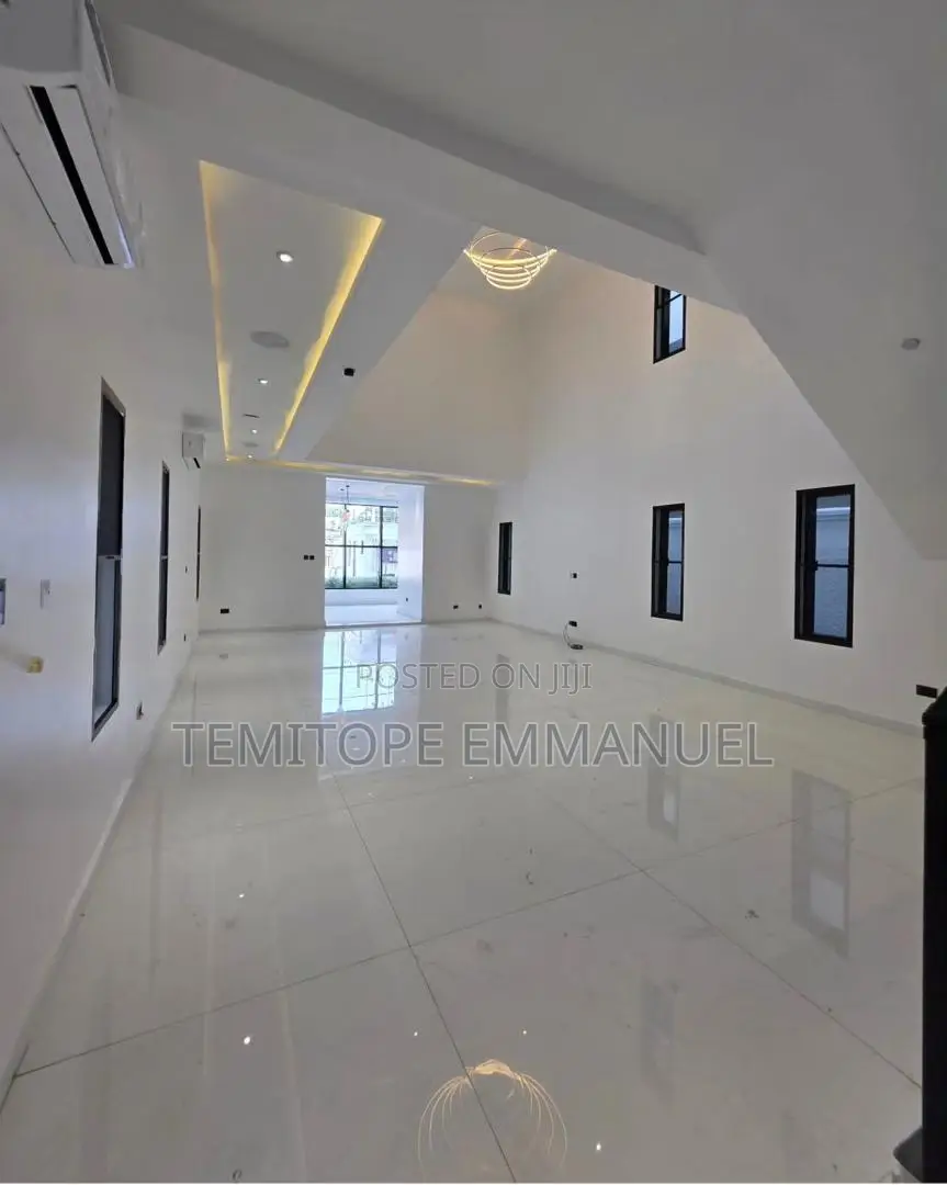 Furnished 5bdrm Duplex in Lekki Phase 1 for sale