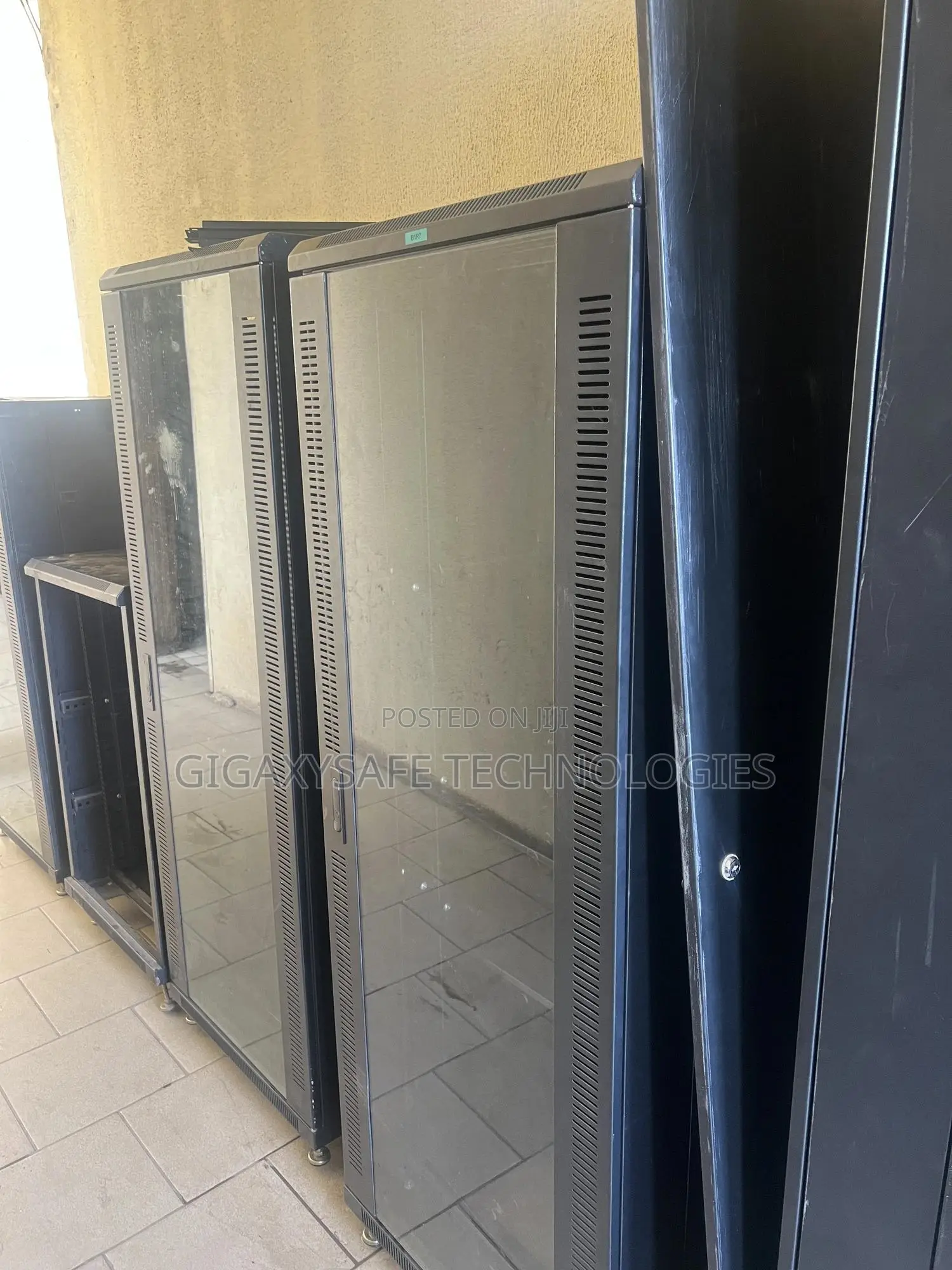 Systimax 42u/32u/22u 600x1000 Server Rack Enclosure Cabinet