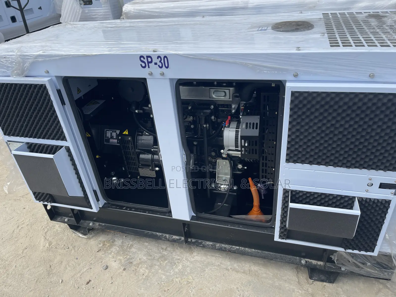Original England Perkins Soundproof Diesel Generator 30kva