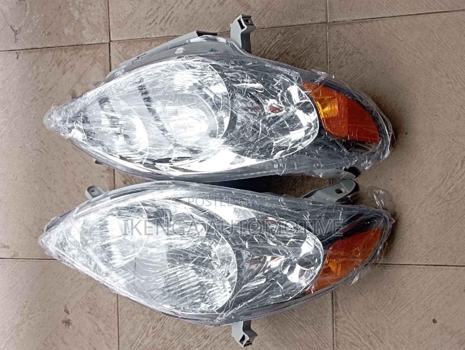 Headlight Toyota Matrix 2005-08