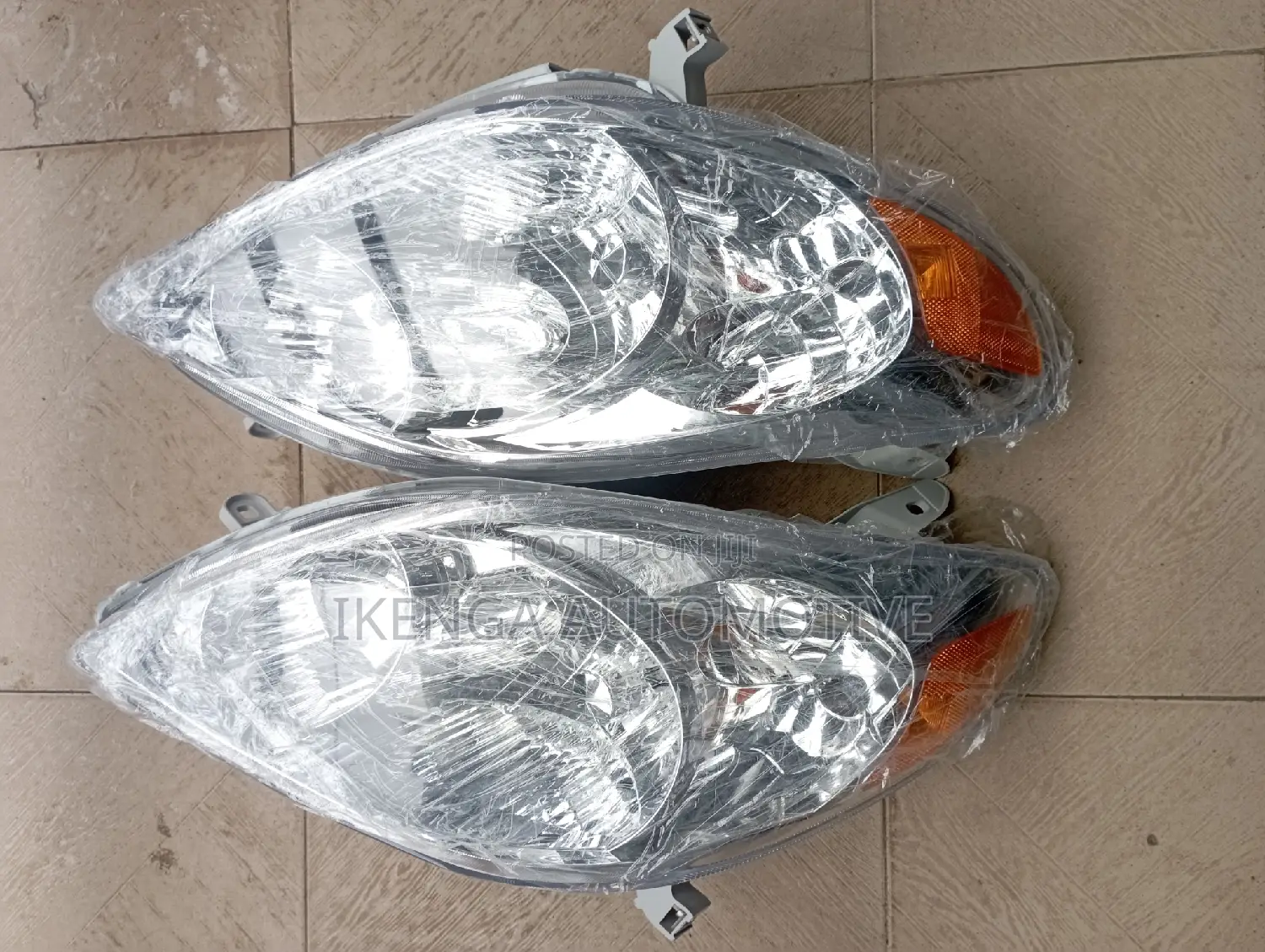 Headlight Toyota Matrix 2005-08