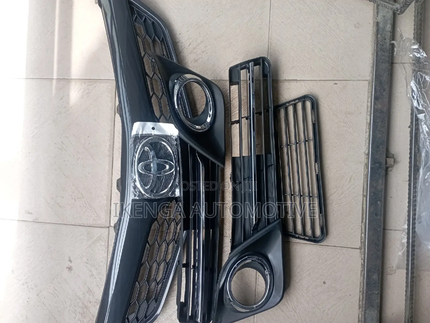 Front and Down Grill Camry 2013 Se