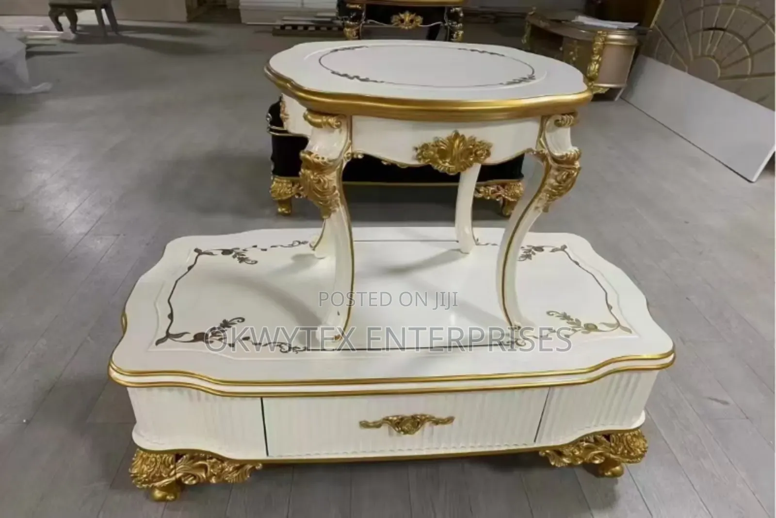 Executive High Quality Royal Center Table With Two Stools