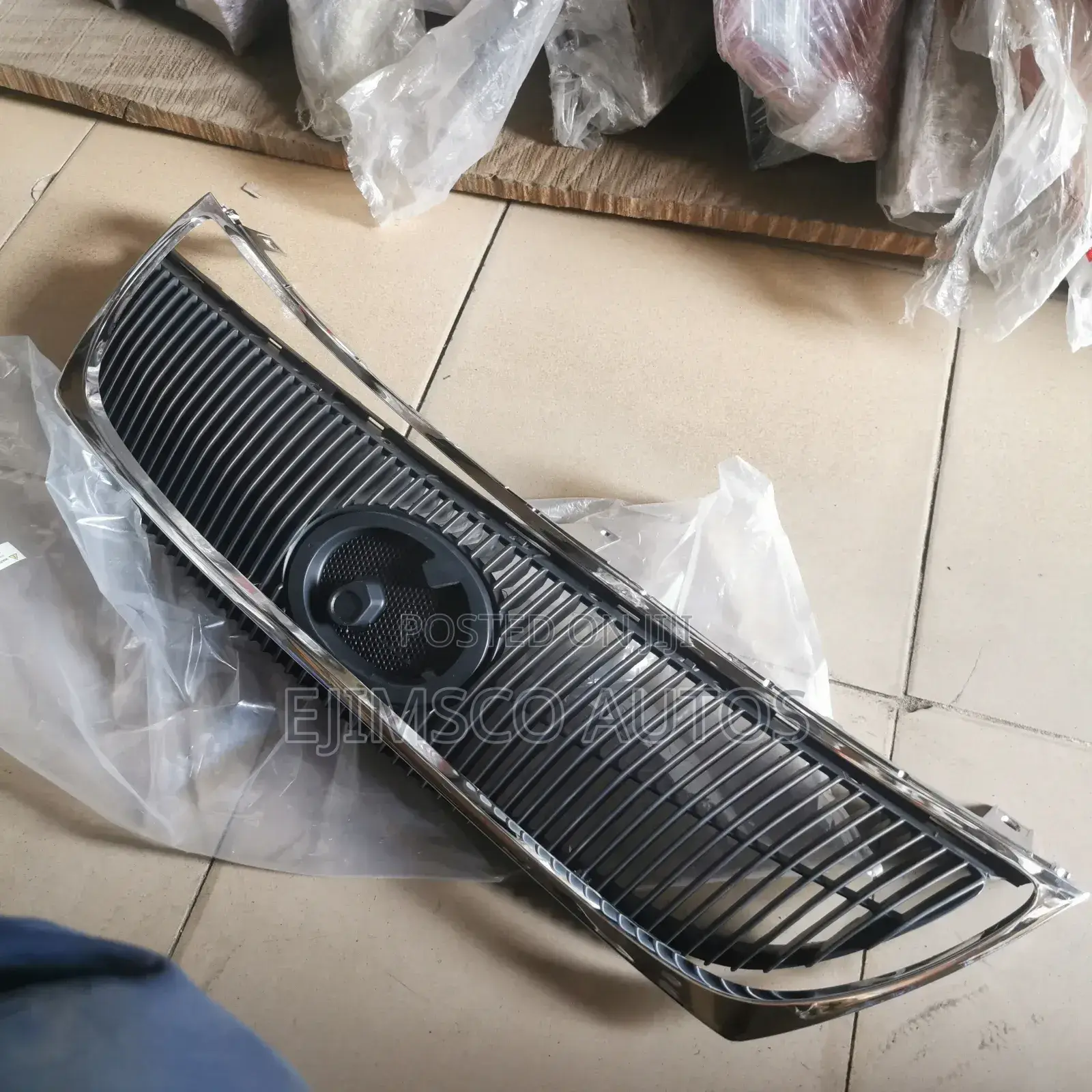 Front Grill and Chrome Gx 2007 - 2009 Model