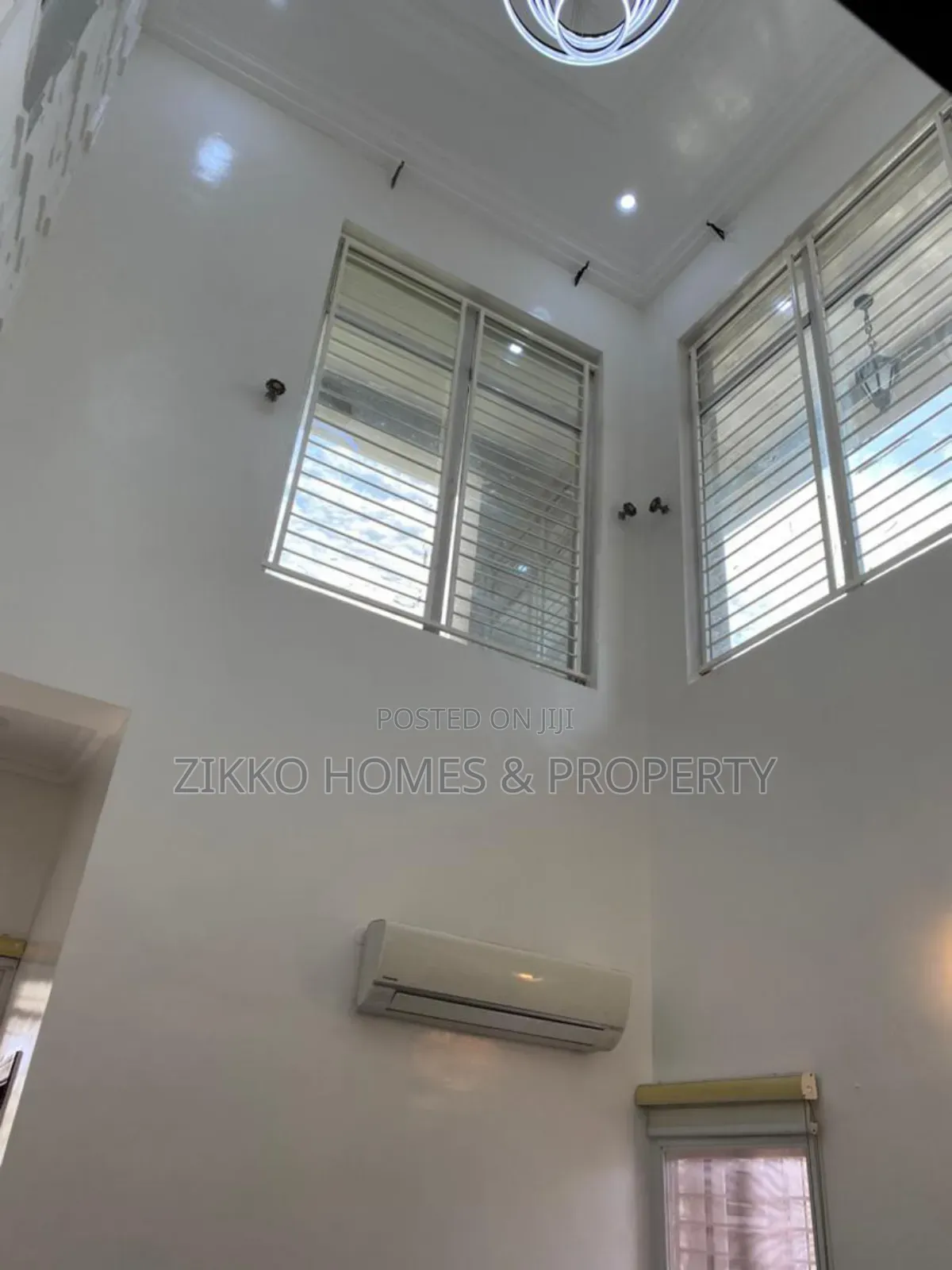 5bdrm Duplex in Osapa, Lekki for sale