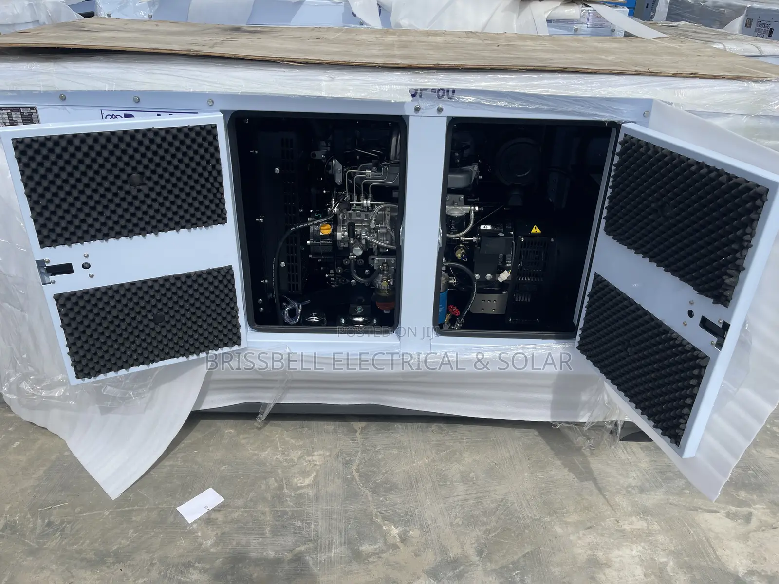 Original England Perkins Soundproof Diesel Generator 80kva