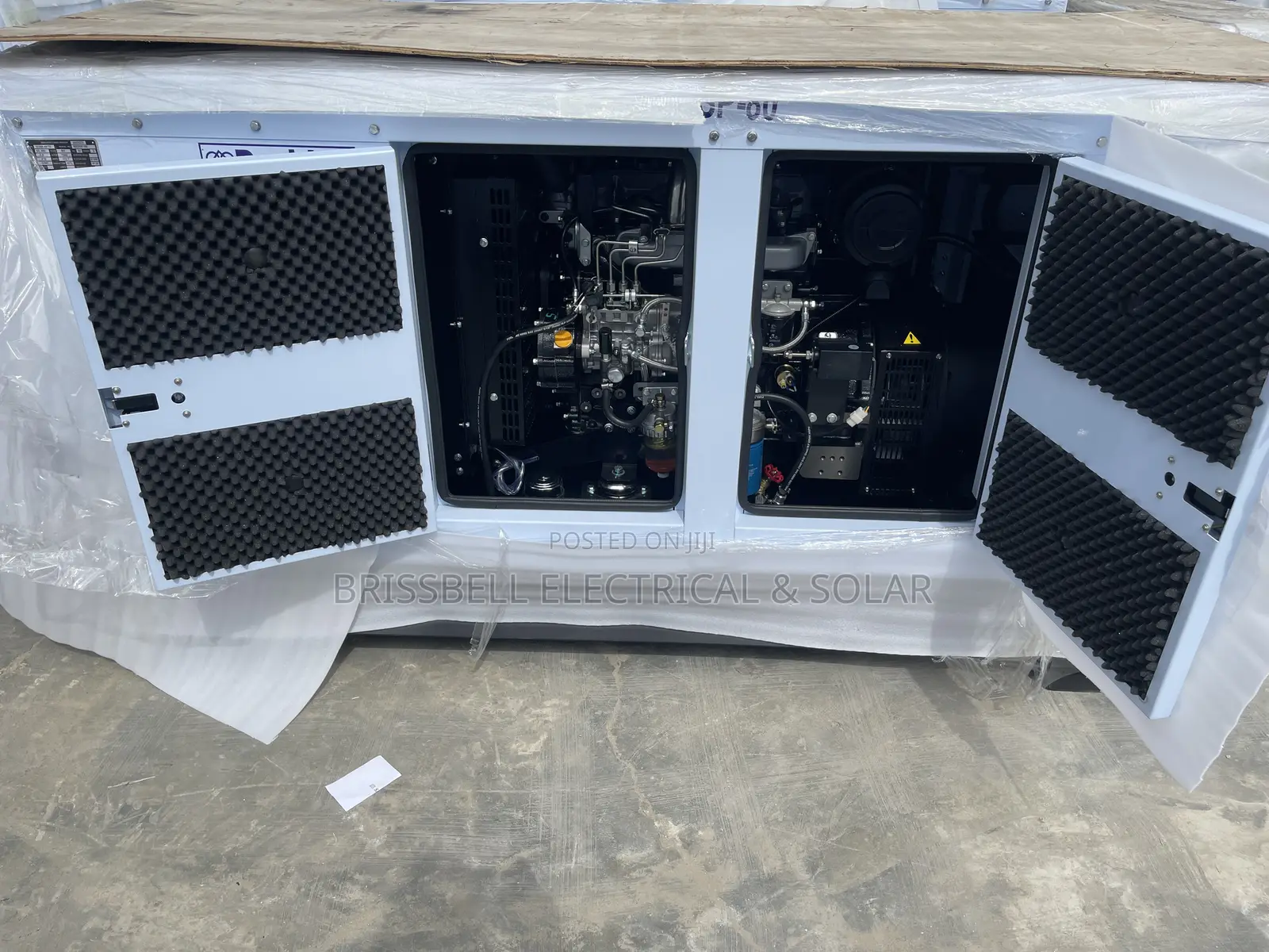 Original England Perkins Soundproof Diesel Generator 80kva