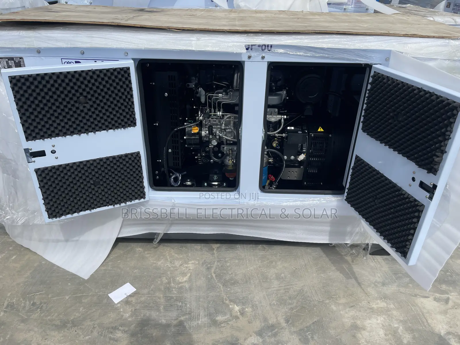 Original England Perkins Soundproof Diesel Generator 80kva