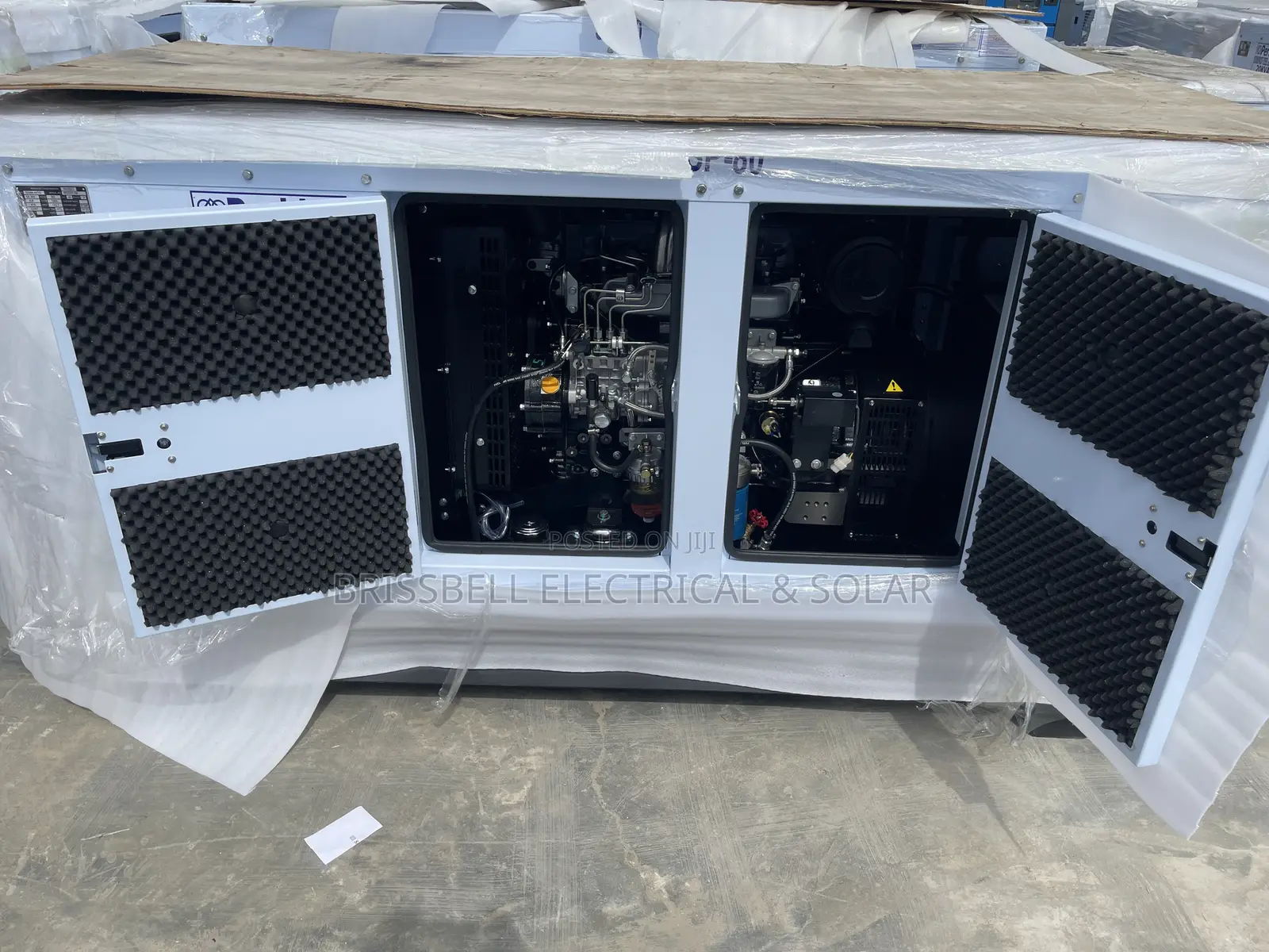 Original England Perkins Soundproof Diesel Generator 80kva