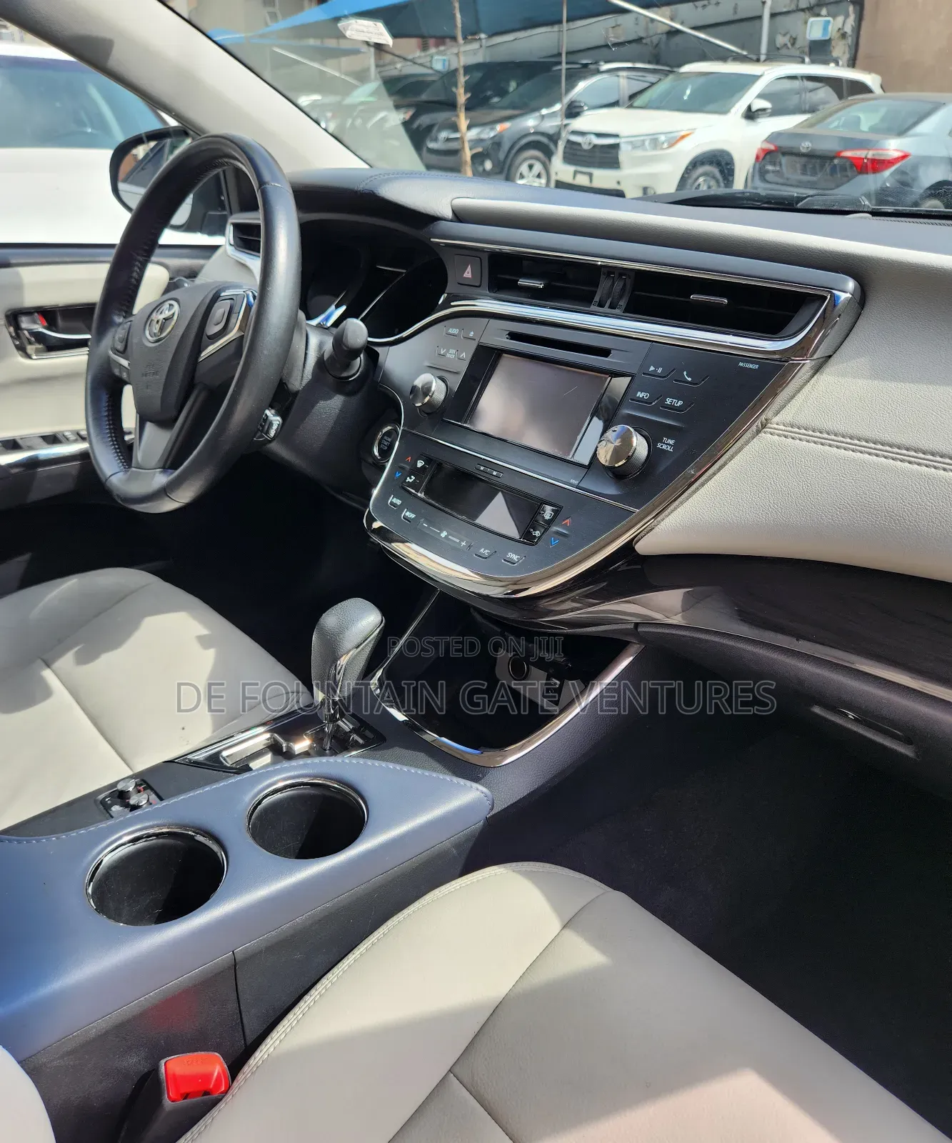 Toyota Avalon XLE Premium 4dr Sedan (3.5L 6cyl 6A) 2014 Gold