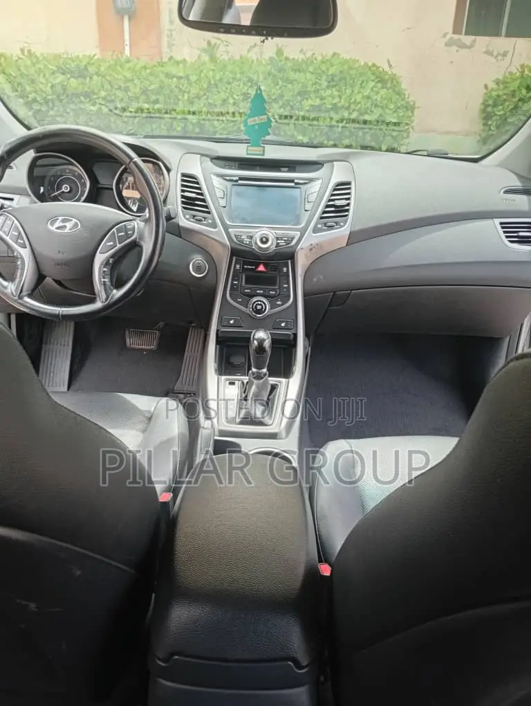 Hyundai Elantra Limited 4dr Sedan (1.8L 4cyl 6A) 2014 Silver