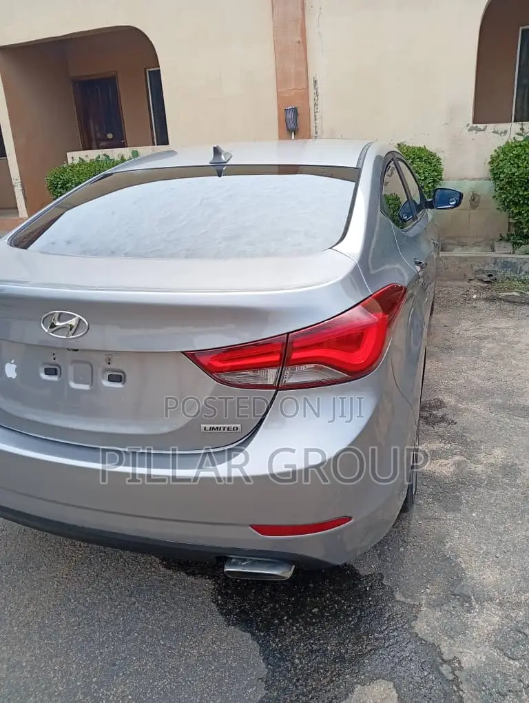 Hyundai Elantra Limited 4dr Sedan (1.8L 4cyl 6A) 2014 Silver