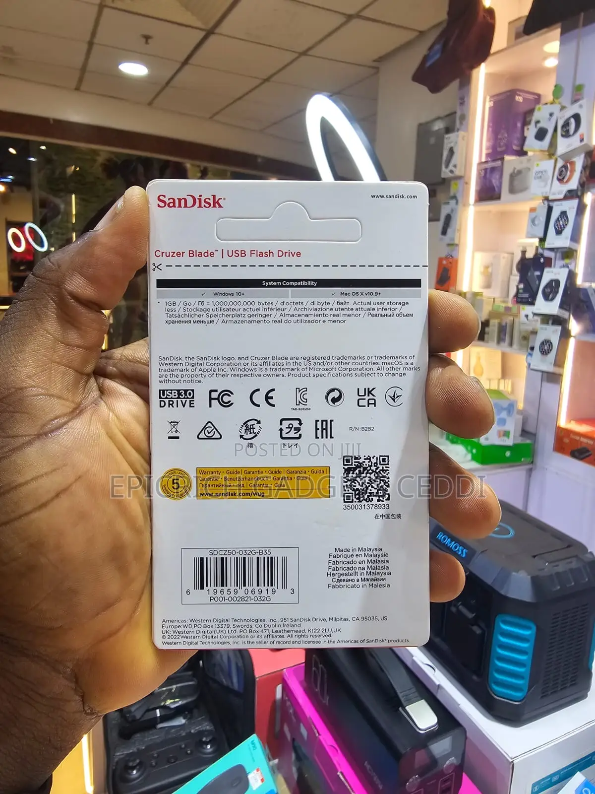 Sandisk Cruzer Blade 32gb.