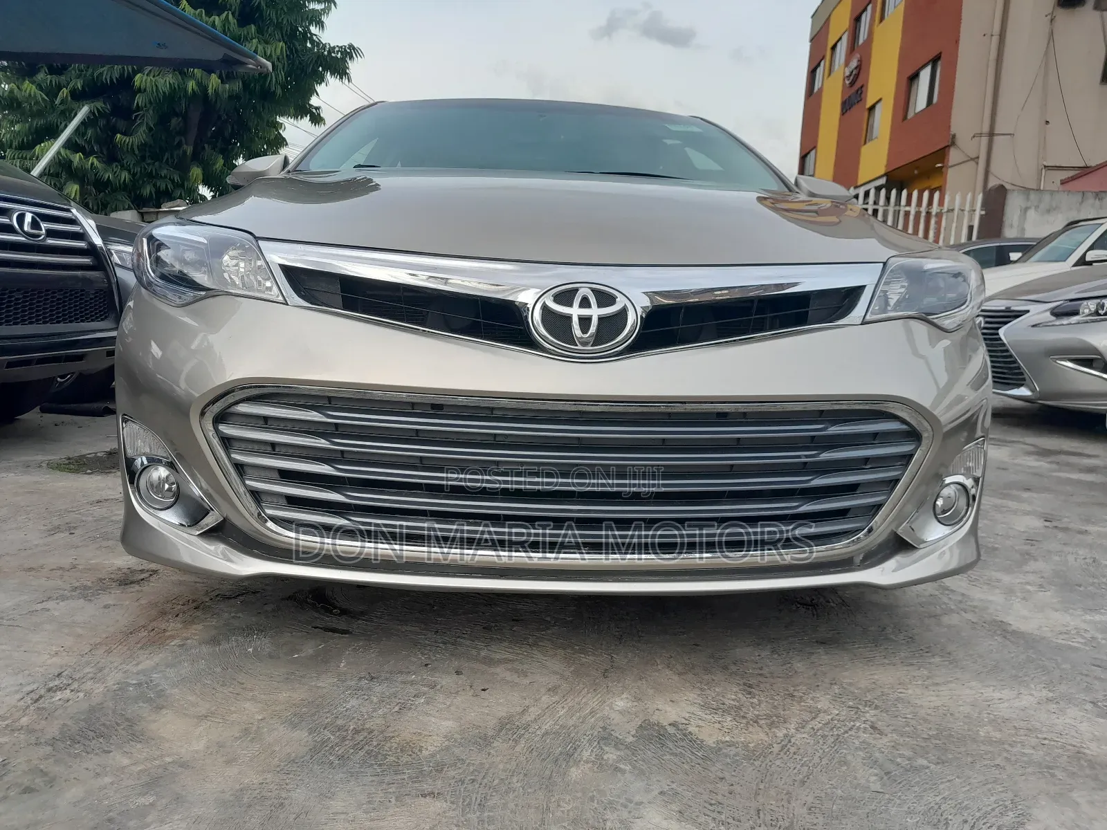 Toyota Avalon XLE Premium 4dr Sedan (3.5L 6cyl 6A) 2014 Gold