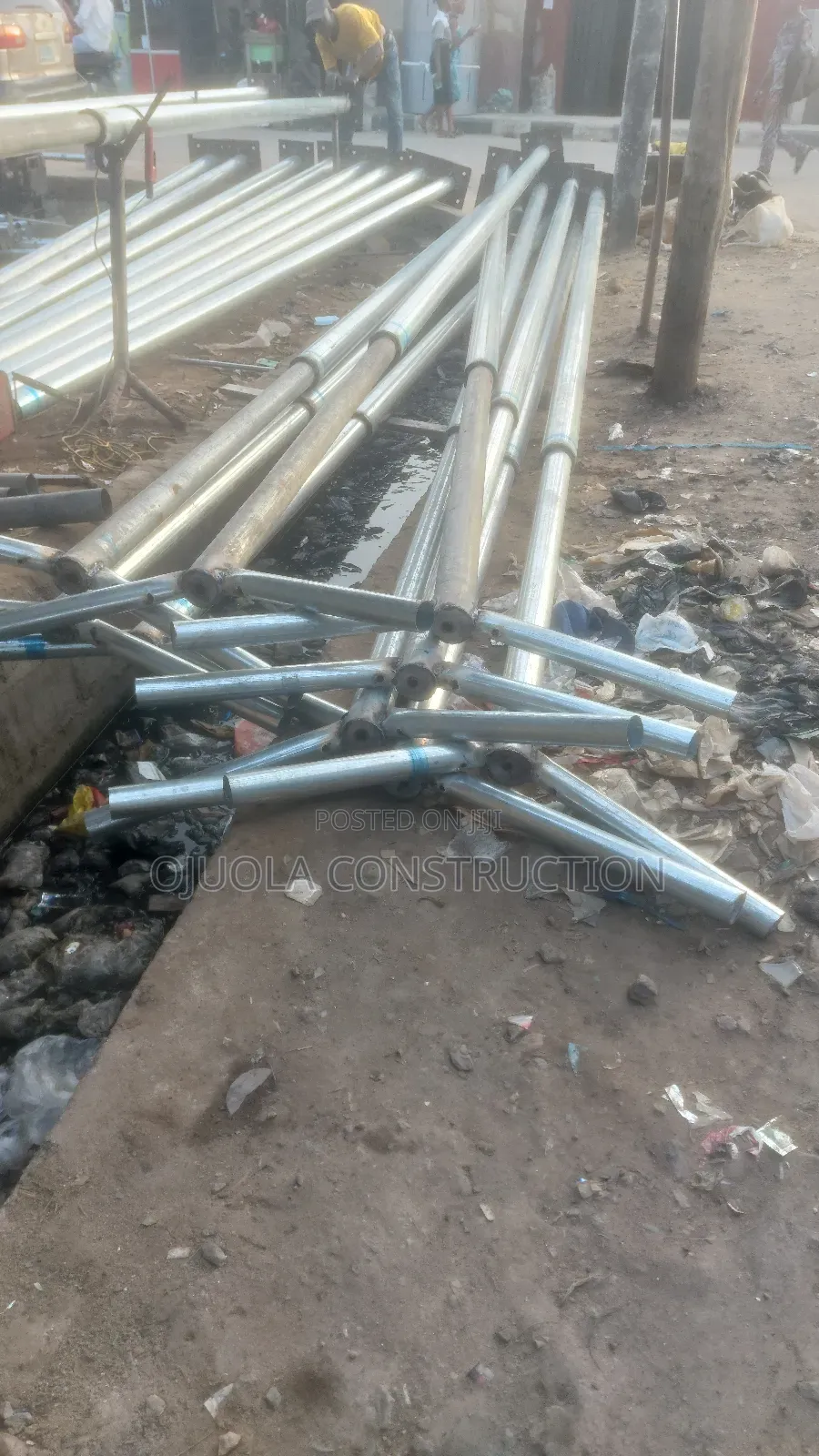 Two Ways Solar Pole