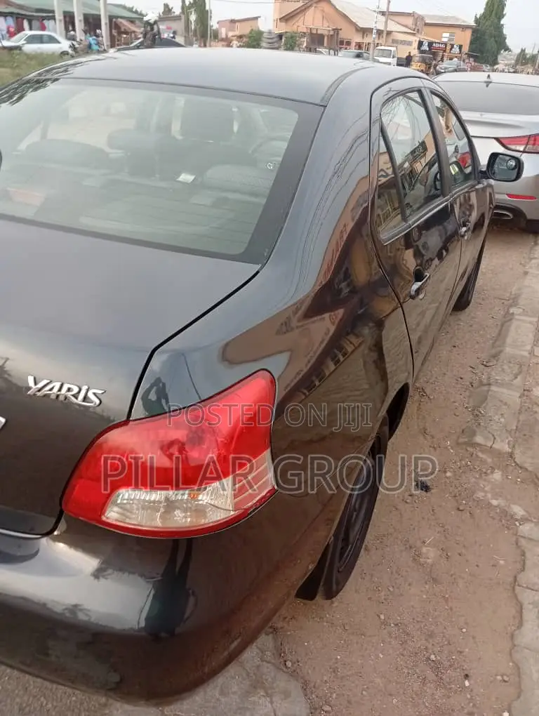 Toyota Yaris 2008 Gray
