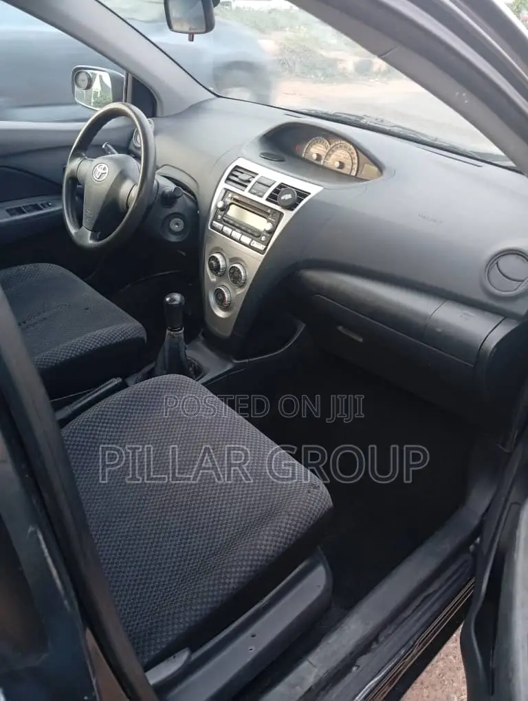 Toyota Yaris 2008 Gray