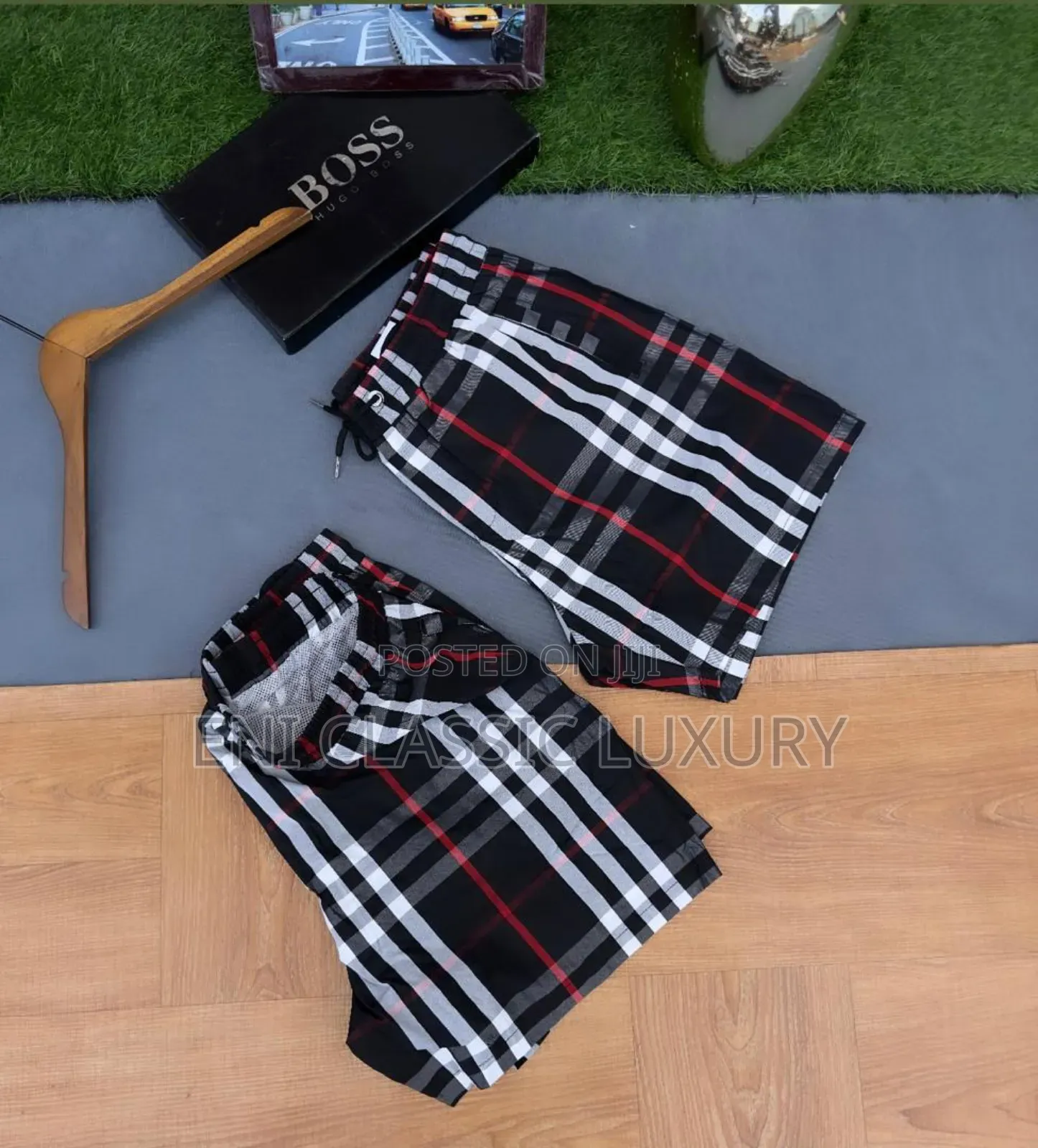 Pure Quality Luxury Designer Short Burberry London