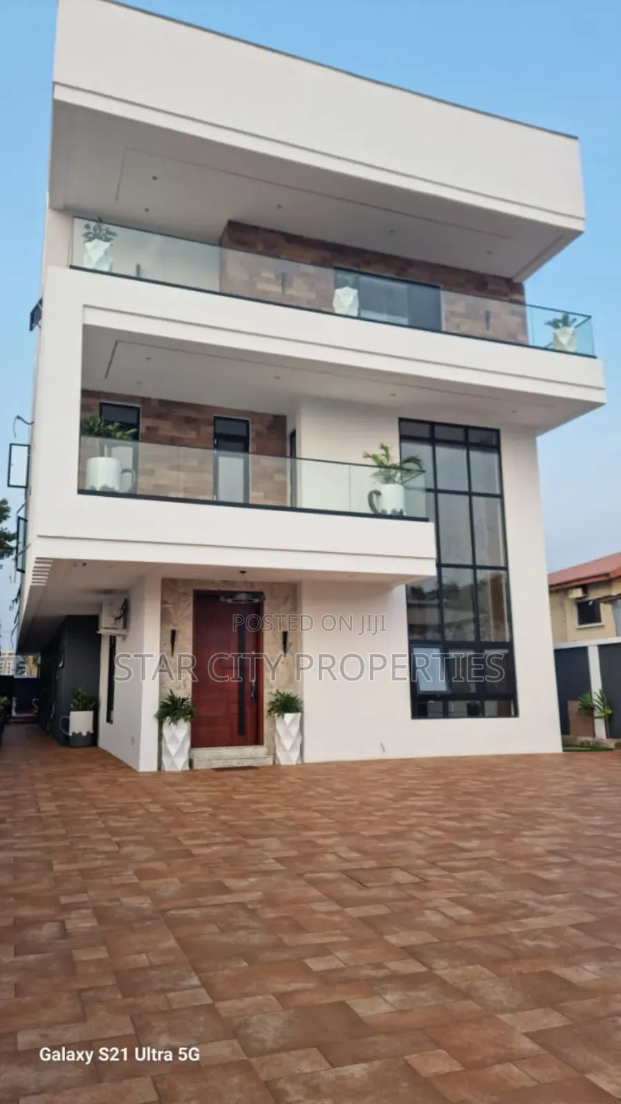 6bdrm Mansion in Park View Estate for sale