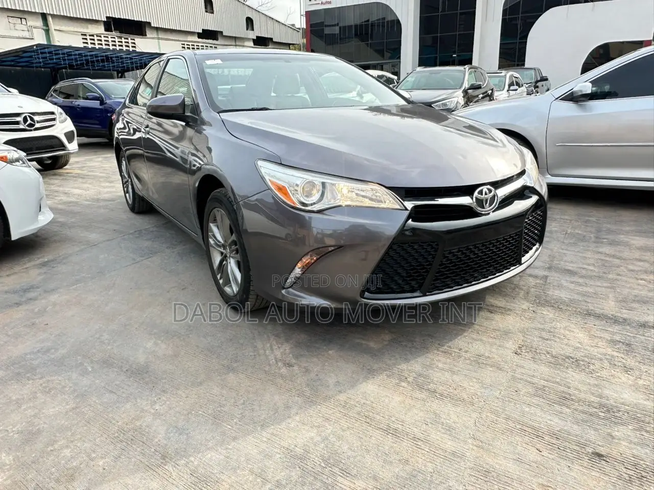 Toyota Camry SE w/Special Edition Pkg (2.5L 4cyl 6A) 2016 Gray