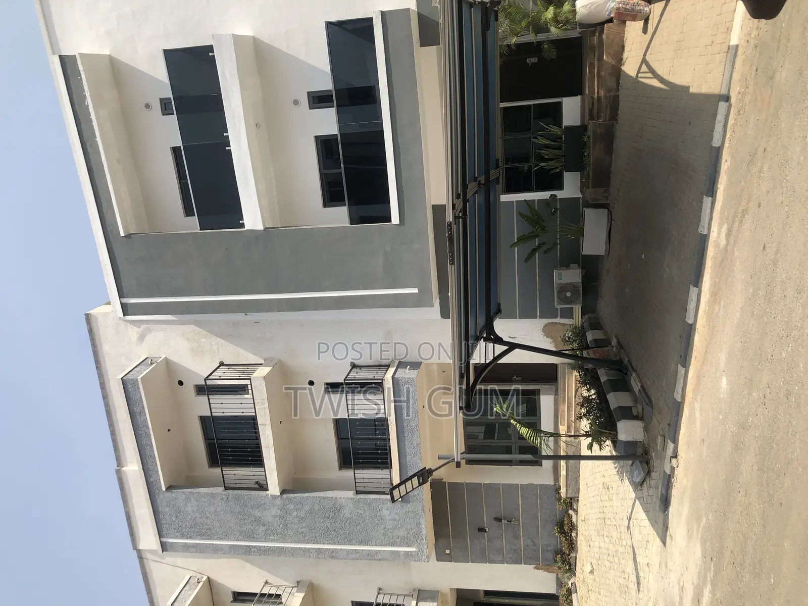 4bdrm Duplex in Garki 2. for sale