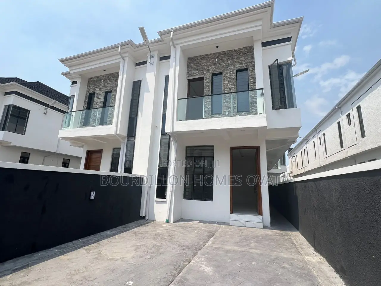 4bdrm Duplex in Ikota for sale