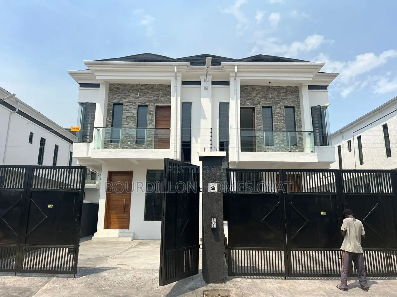 4bdrm Duplex in Ikota for sale