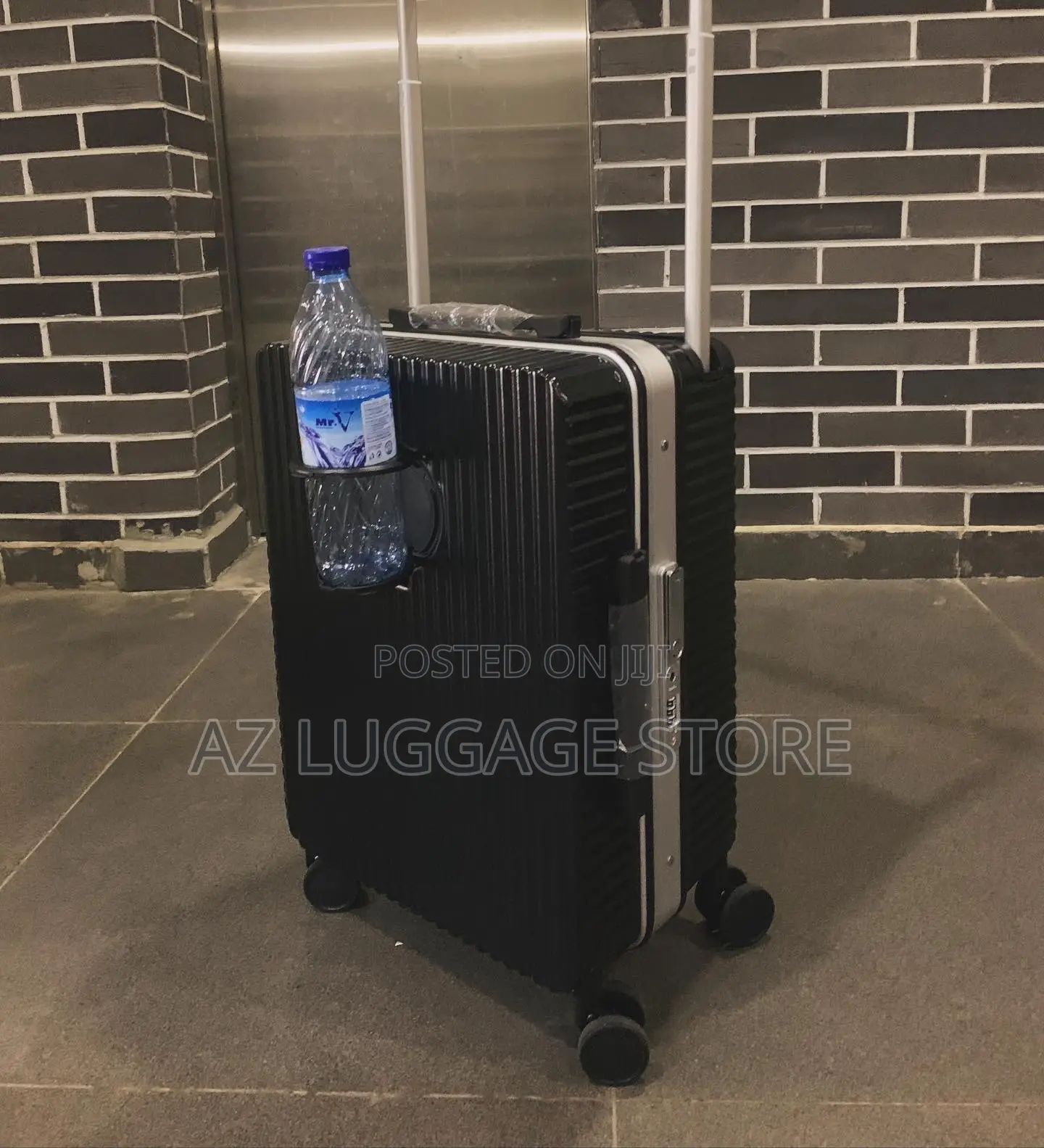 Single Hand Luggage Box
