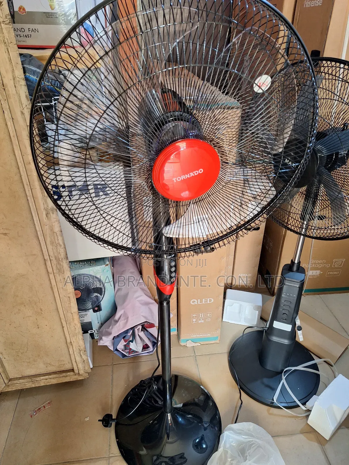 Tornado 18" Standing Fan