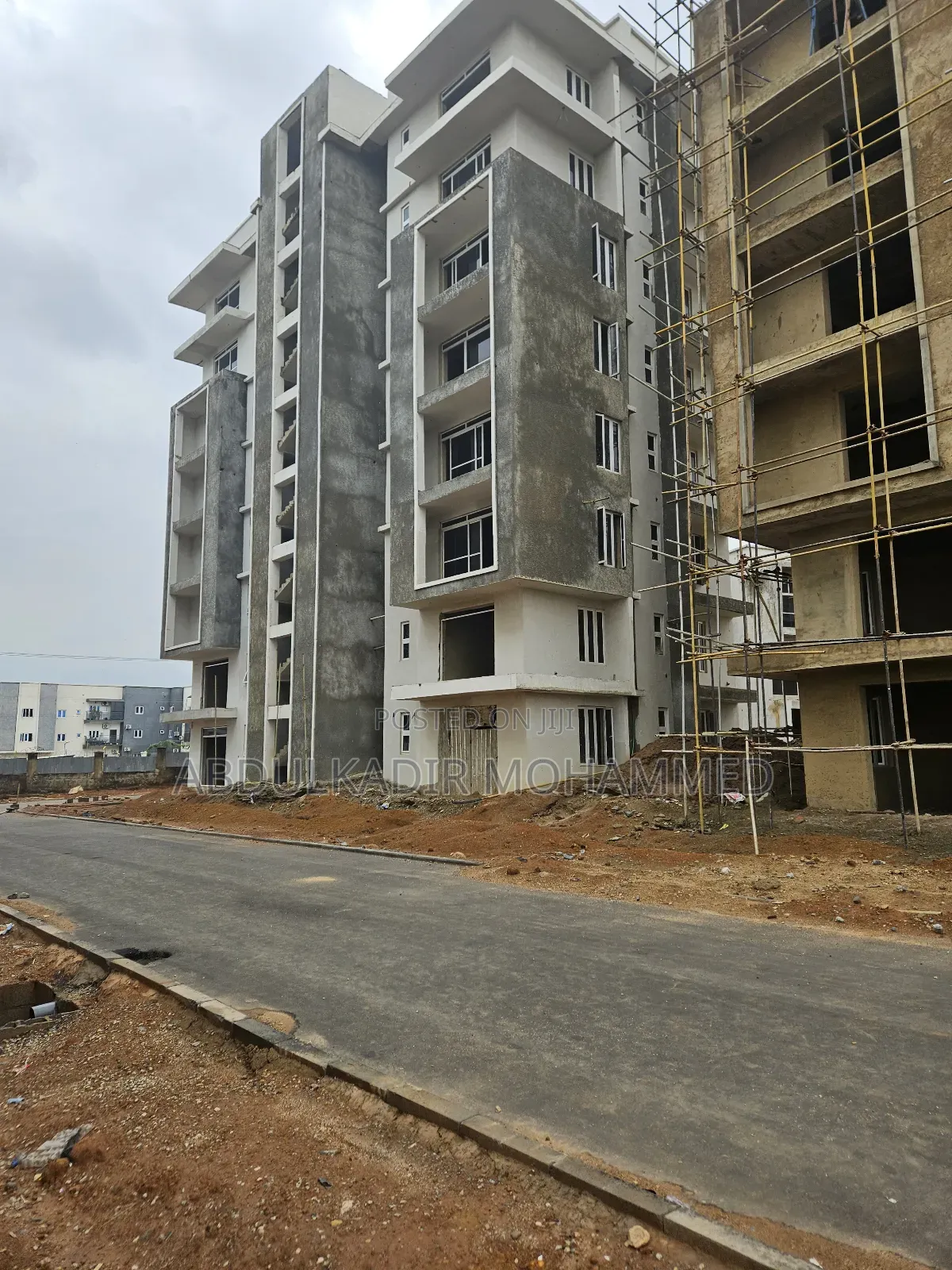 3bdrm Block of Flats in Constrix, Mabushi for sale