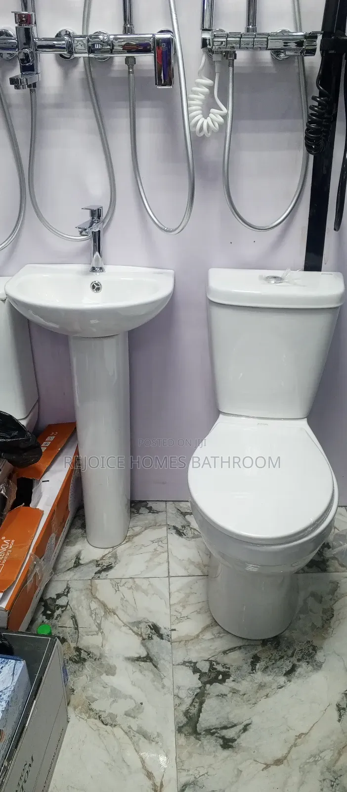 Modern Ceramic Water Closet Toilet and Pedestal Sink Set